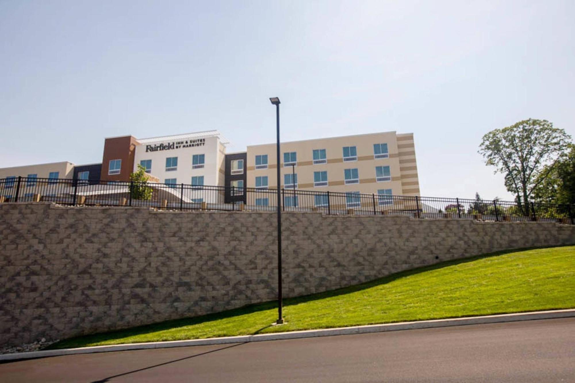 Fairfield Inn & Suites By Marriott Philadelphia Broomall/Newtown Square Exterior foto